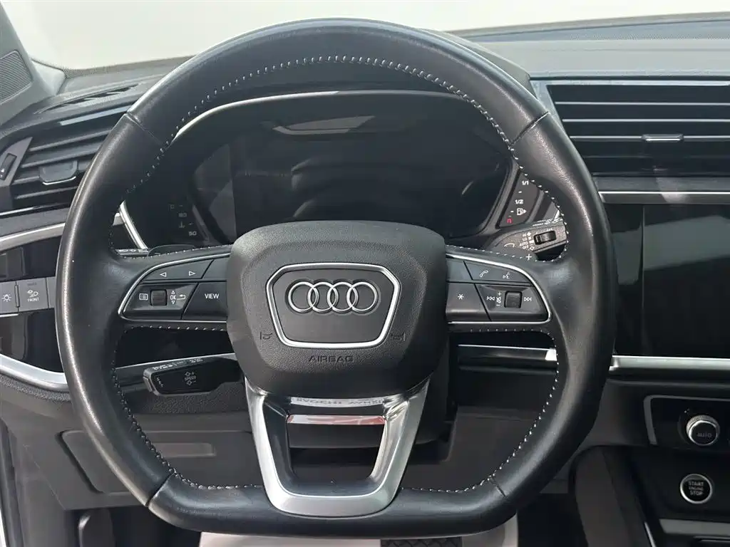 Audi Q3 2022 — фото 16