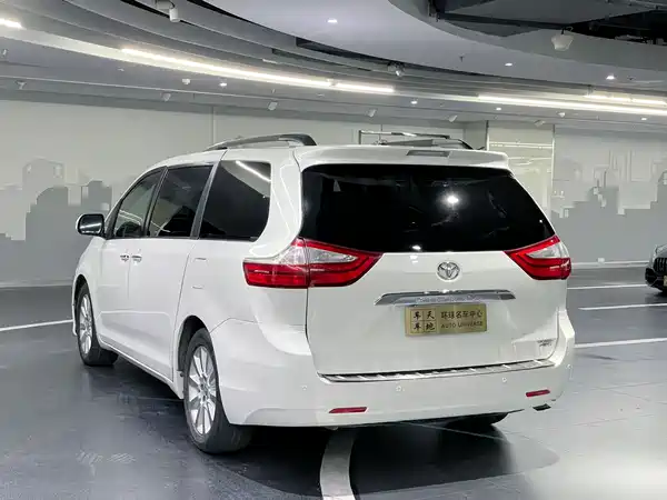 Toyota Sienna 2015