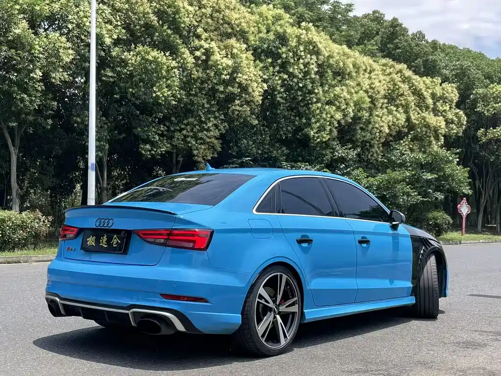 Audi RS 3 2018 — фото 24