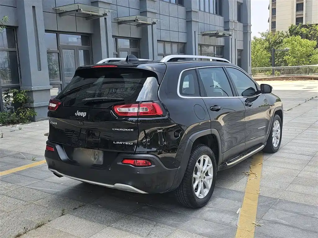 Jeep Cherokee 2018 — фото 7