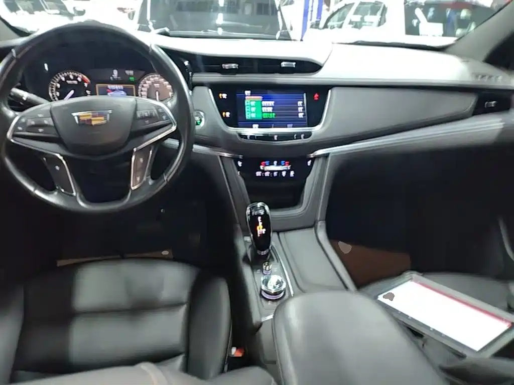 Cadillac XT5 2020 — фото 10