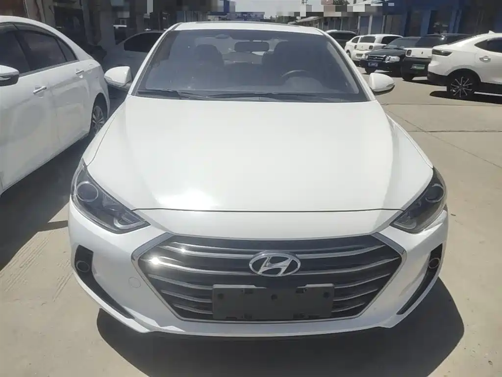 Hyundai Elantra 2019 — фото 3