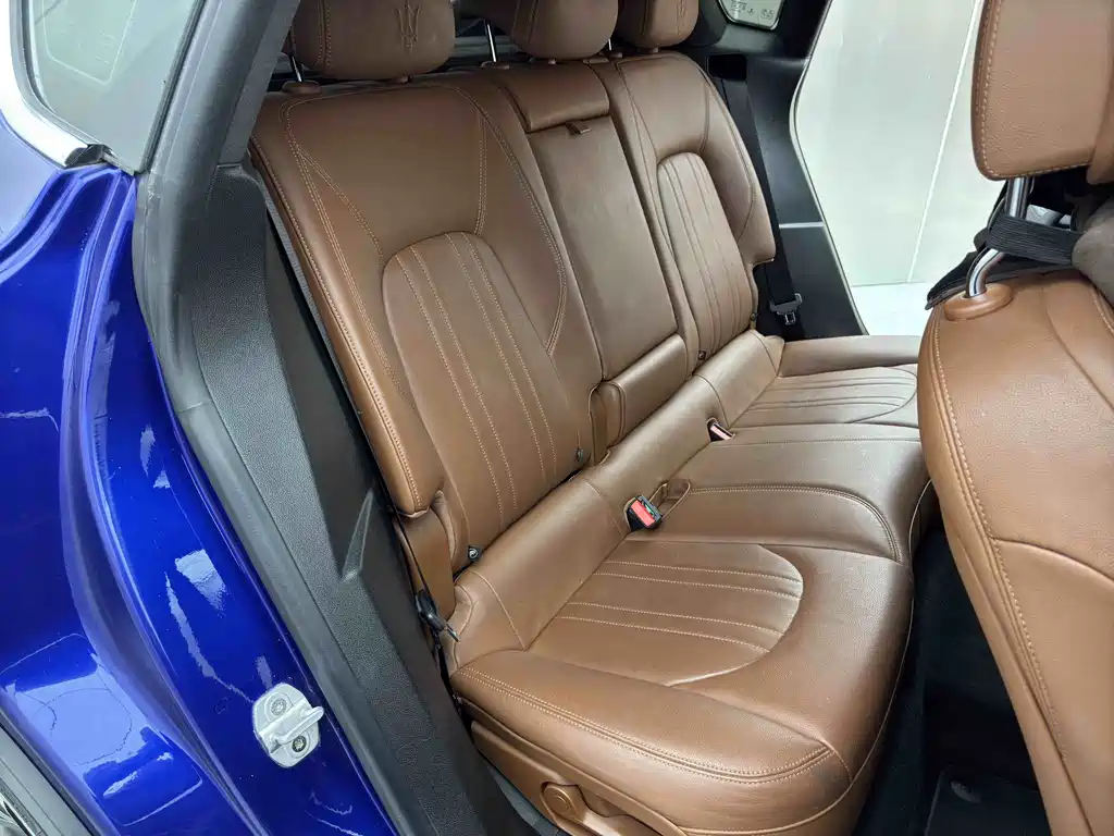Maserati Levante 2018 — фото 23
