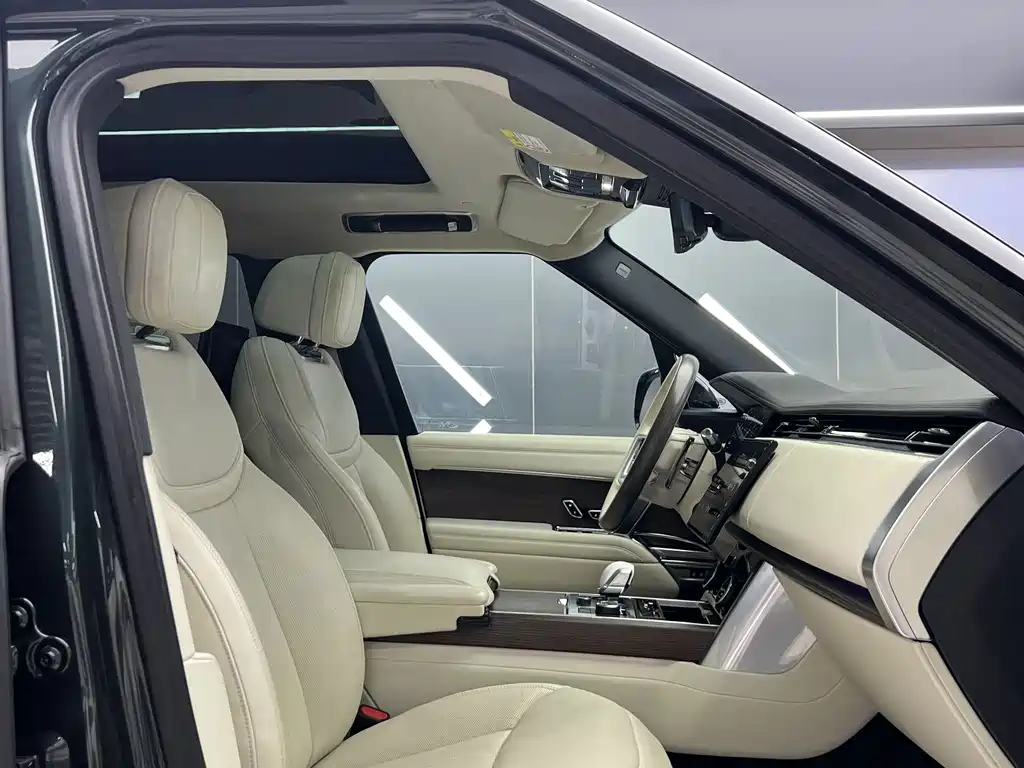 Land Rover Range Rover 2022 — фото 18