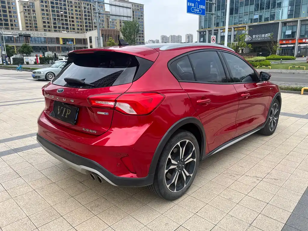 Ford Focus Active 2019 — фото 17