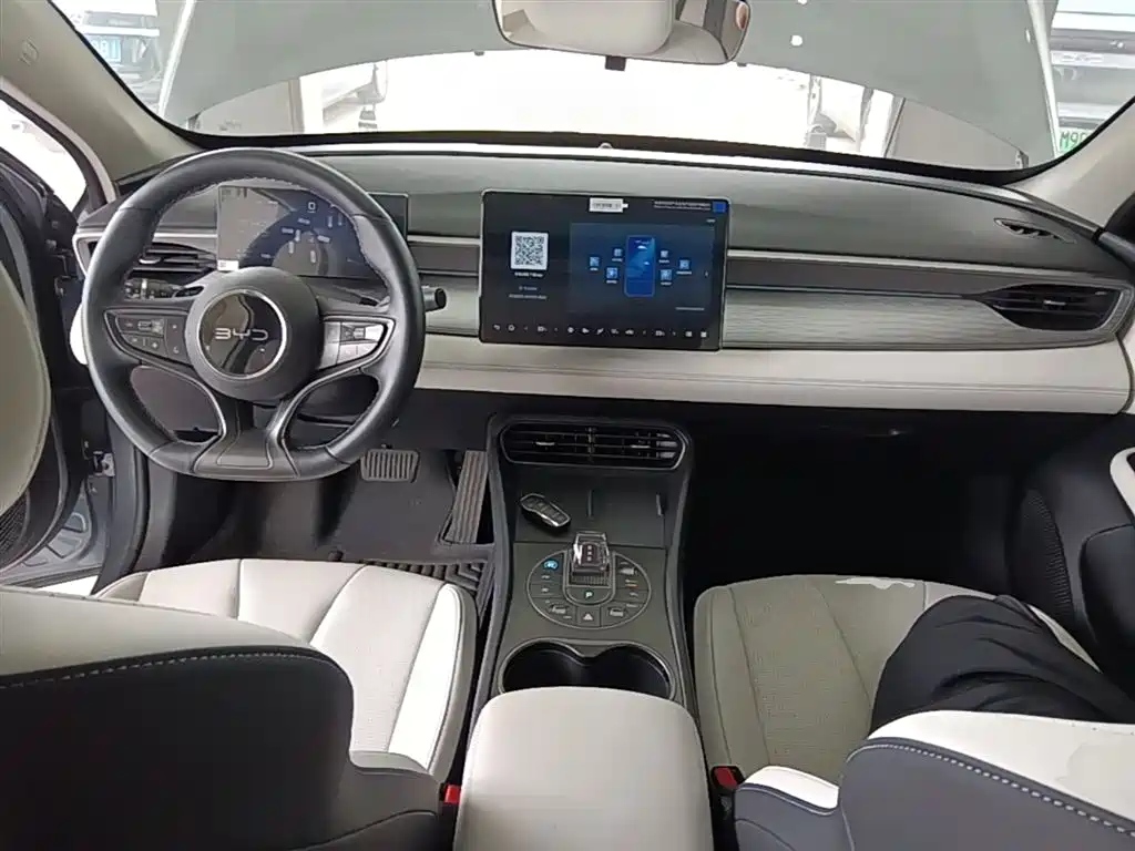 BYD Seal 05 DM-i 2025 — фото 10