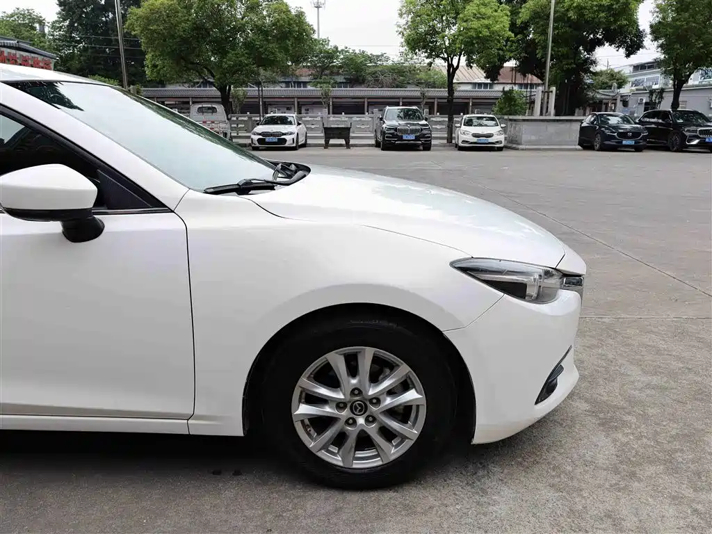Mazda 3 Axela 2019 — фото 28
