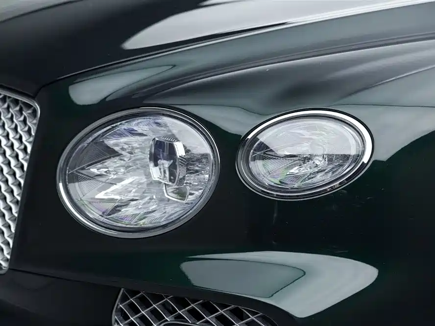 Bentley Bentayga 2021 — фото 9