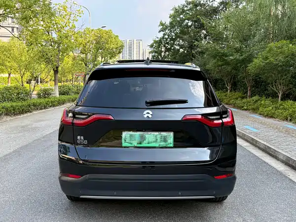 NIO ES8 2018