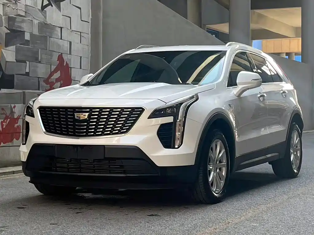 Cadillac XT4 2019 — фото 1