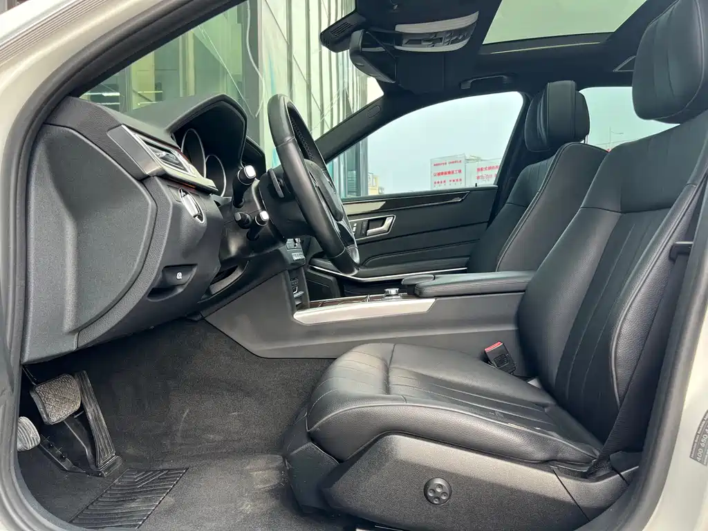 Mercedes-Benz E-Class 2015 — фото 15