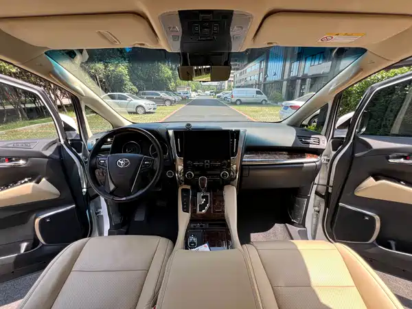 Toyota Alphard 2021