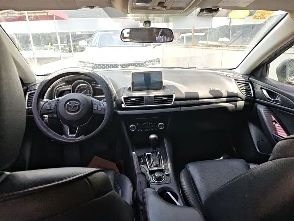 Mazda 3 Axela 2015 — фото 10
