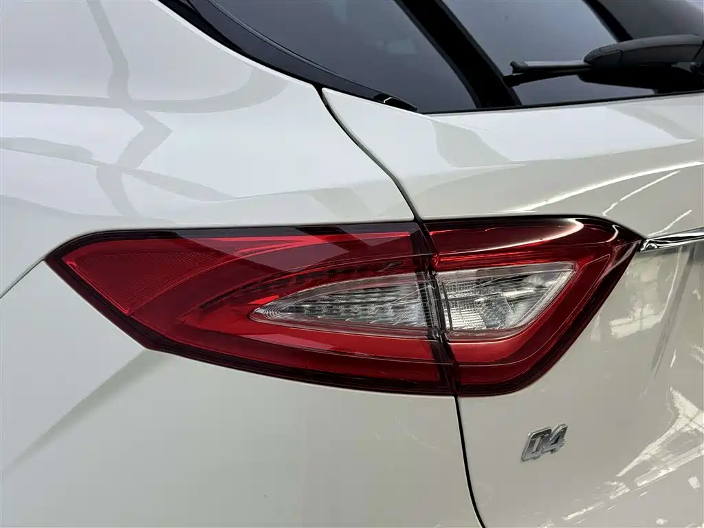 Maserati Levante 2019 — фото 10