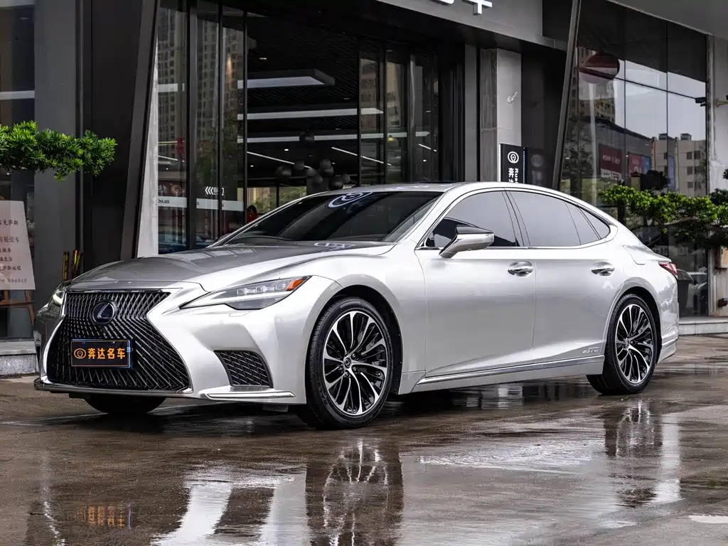 Lexus LS 2022 — фото 1
