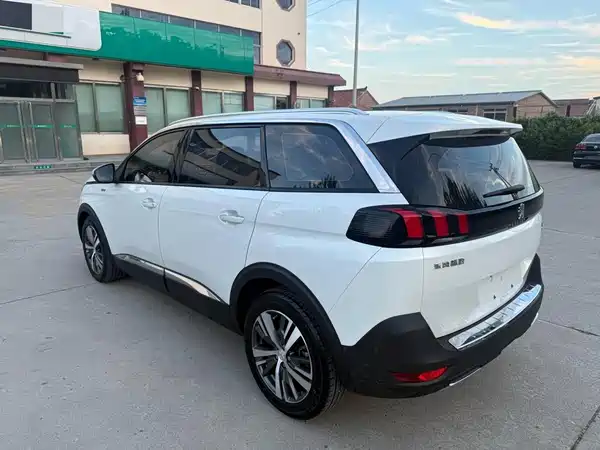 Peugeot 5008 2017