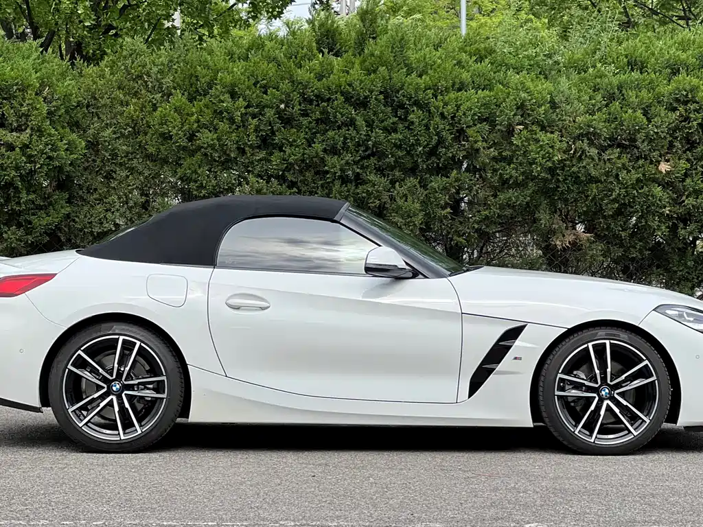 BMW Z4 2021 — фото 11