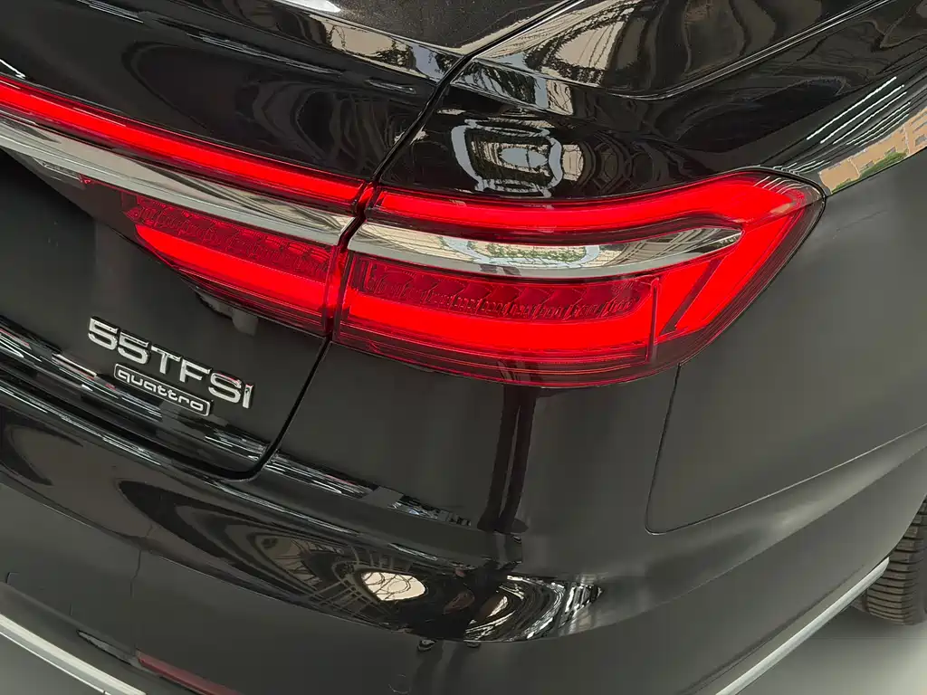 Audi A8 2022 — фото 22