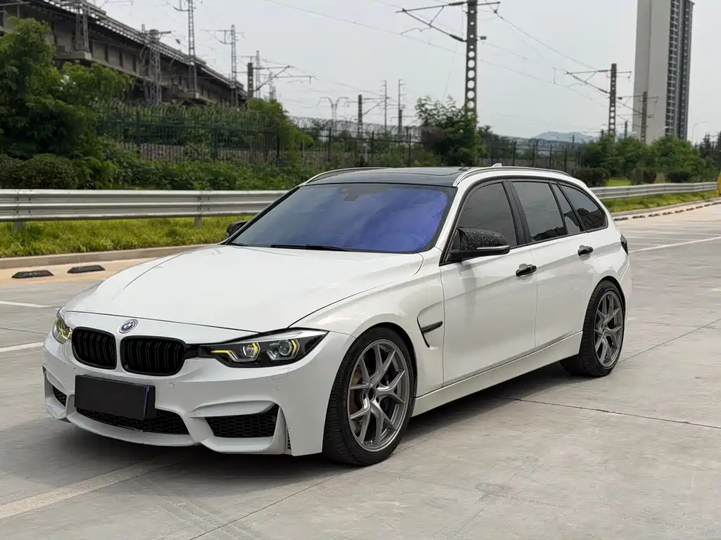 BMW 3 Series 2015 — фото 1