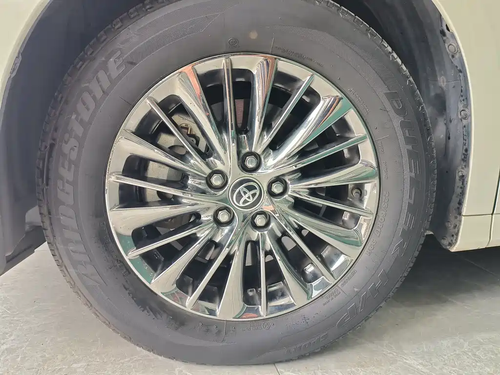 Toyota Alphard 2021 — фото 17