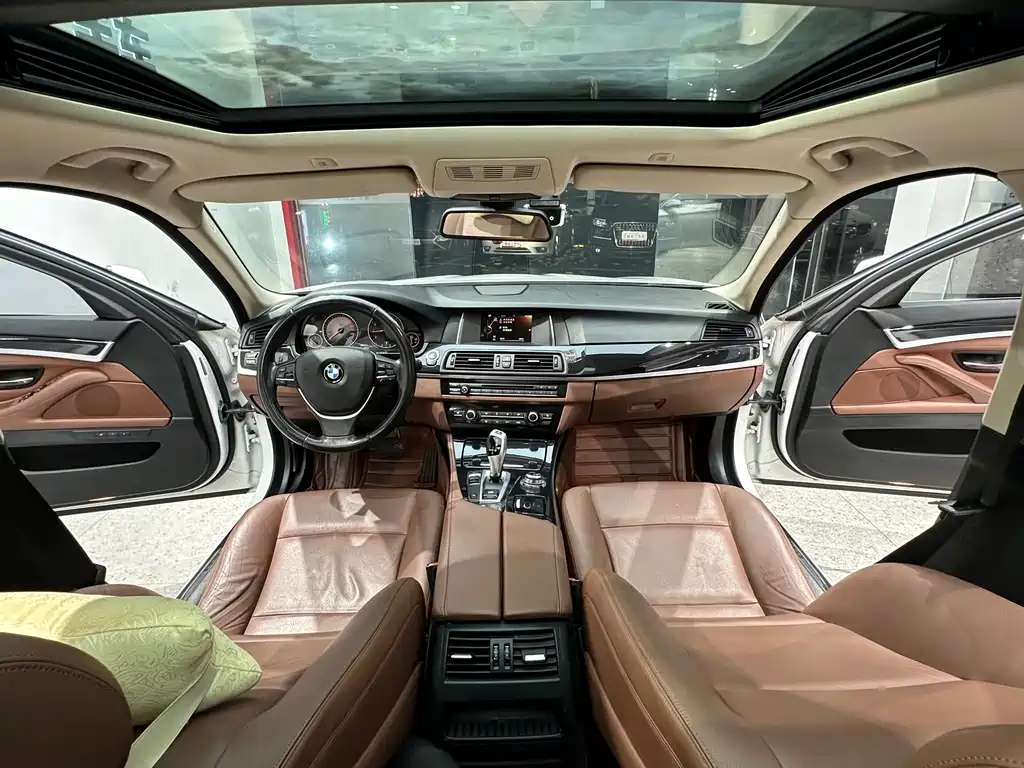 BMW 5 Series 2016 — фото 13