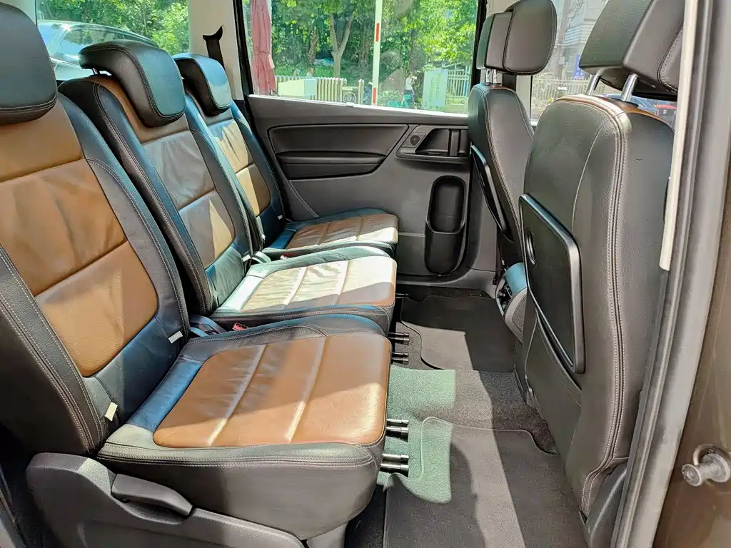 Volkswagen Sharan 2015 — фото 11