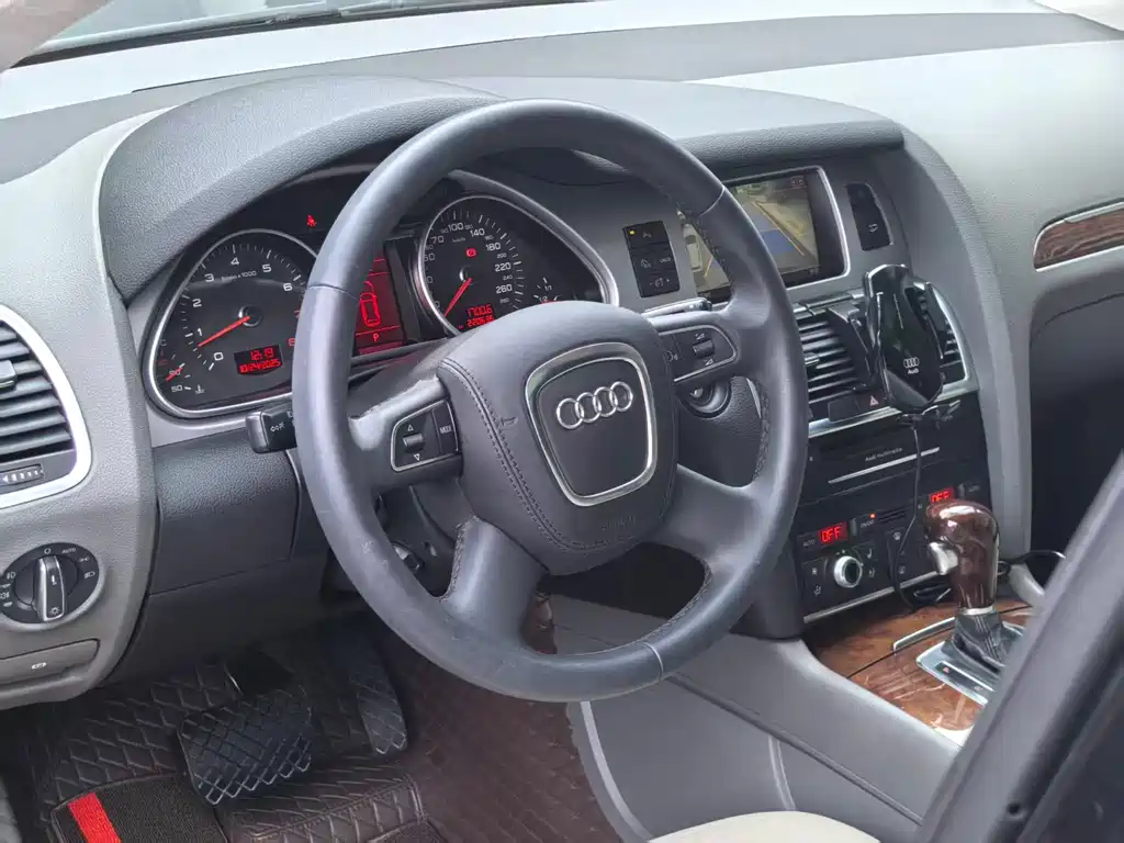 Audi Q7 2013 — фото 10
