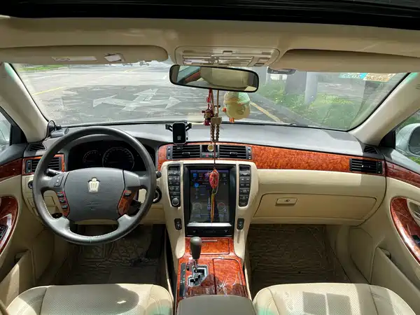 Toyota Crown 2010