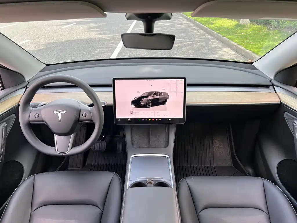 Tesla Model Y 2023 — фото 10