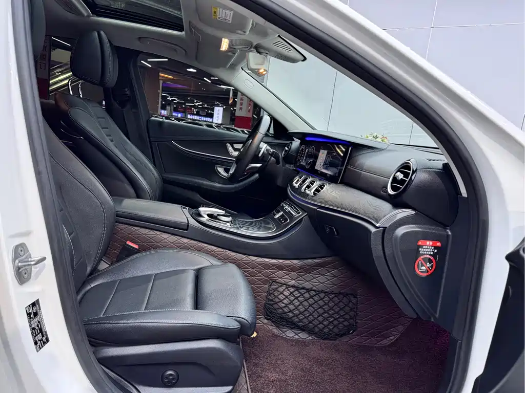 Mercedes-Benz E-Class 2018 — фото 17