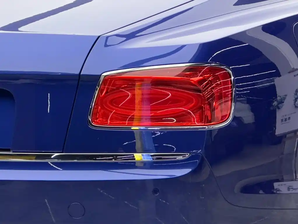 Bentley Flying Spur 2019 — фото 20