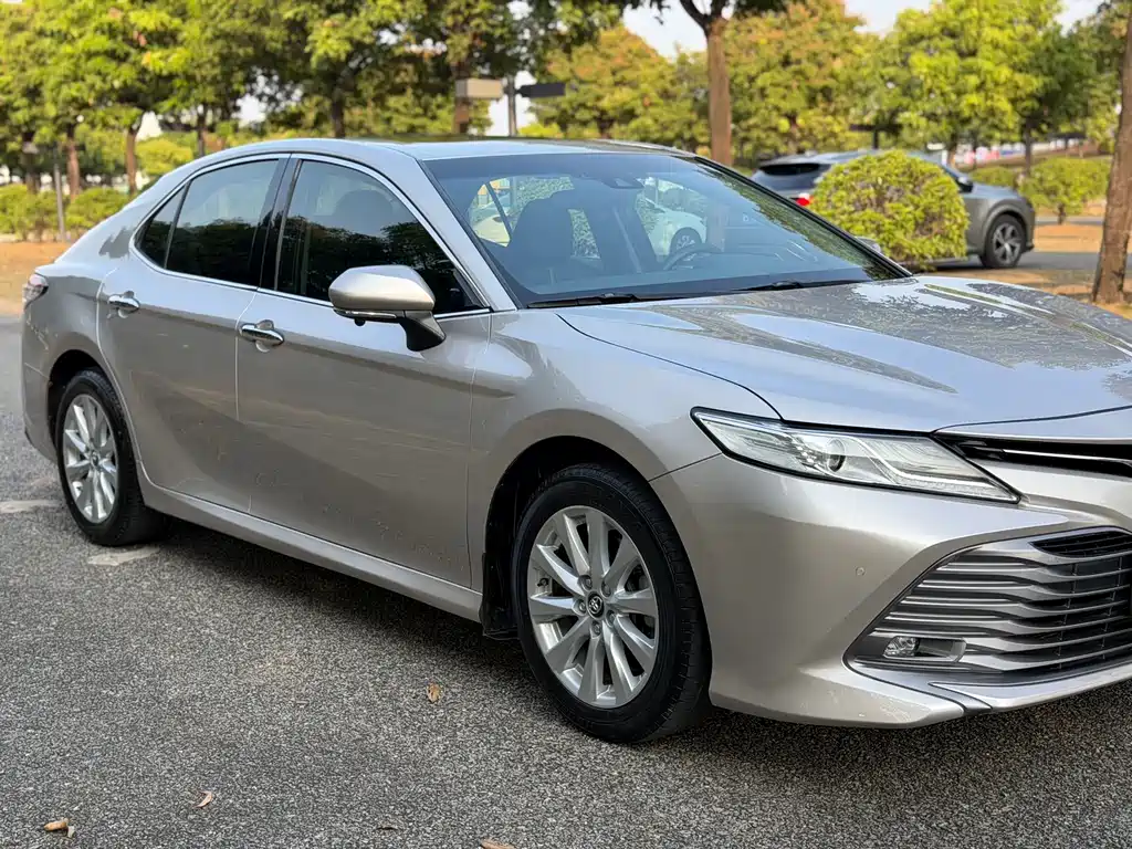 Toyota Camry 2020 — фото 5