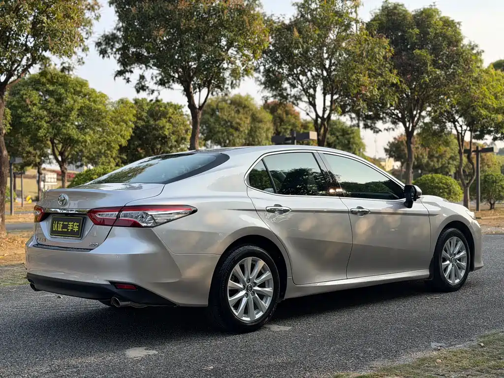 Toyota Camry 2020 — фото 20