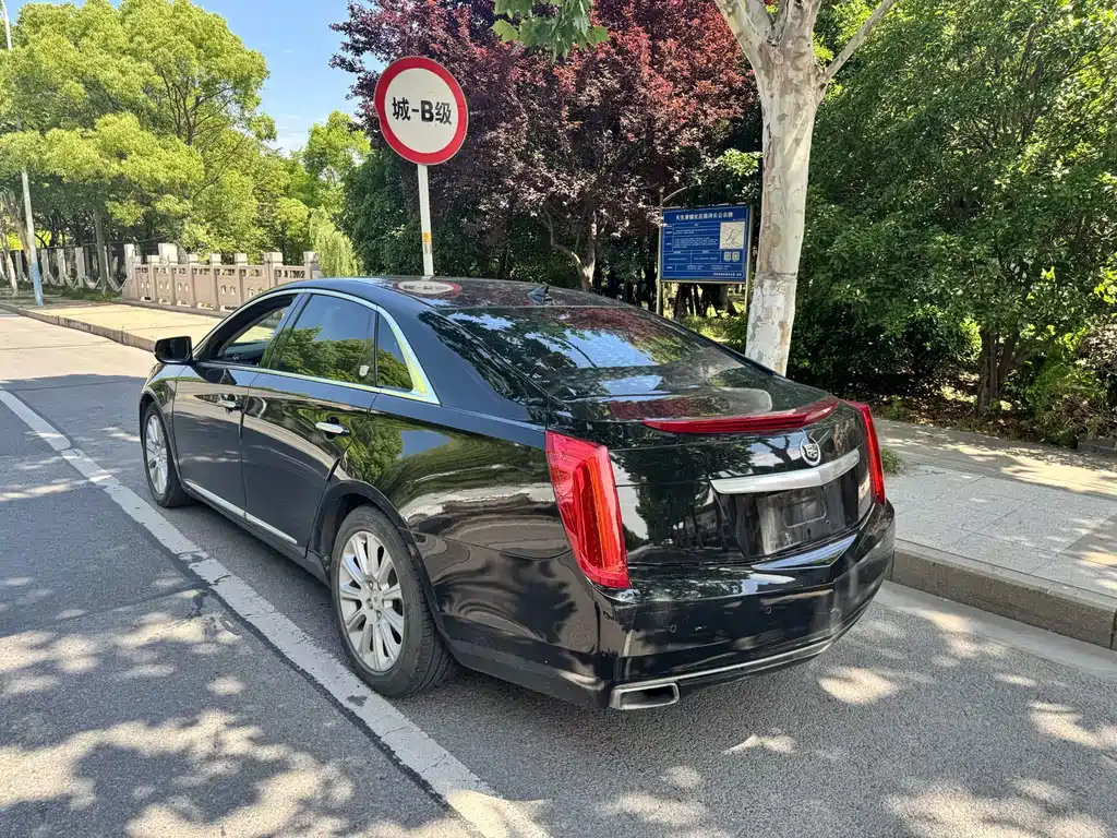 Cadillac XTS 2015 — фото 6
