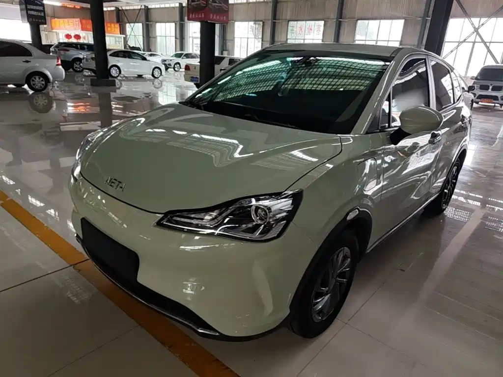Neta V 2022