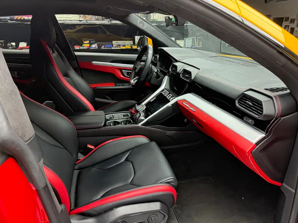 Lamborghini Urus 2019 — фото 13