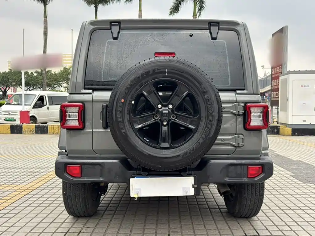 Jeep Wrangler 2023 — фото 23