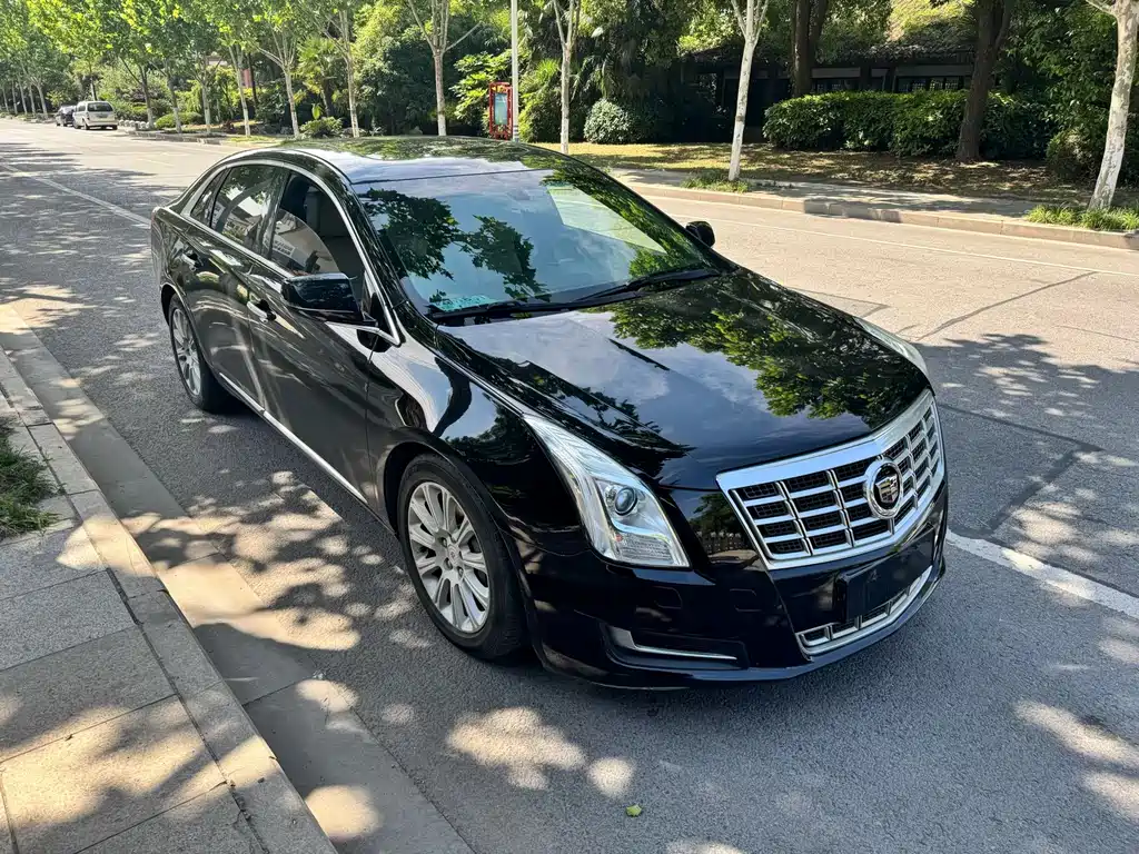 Cadillac XTS 2015 — фото 2