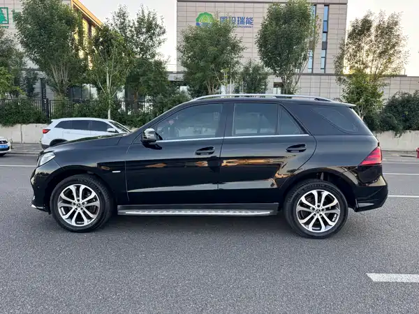 Mercedes-Benz GLE 2017