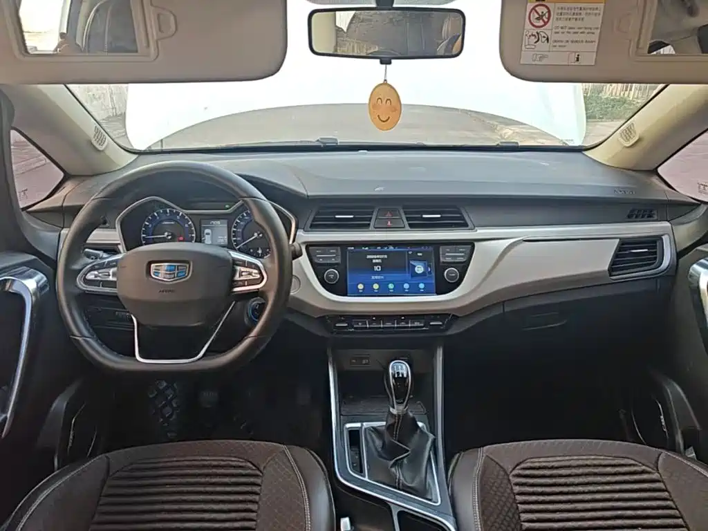 Geely Vision X3 2019 — фото 10