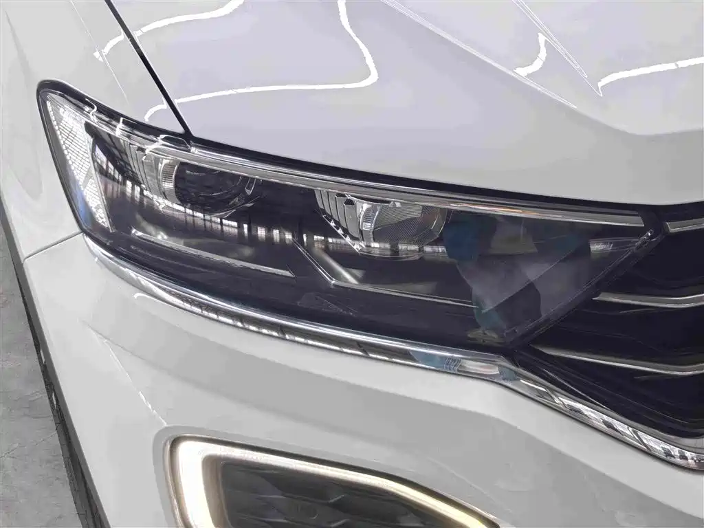 Volkswagen T-Roc 2023 — фото 7