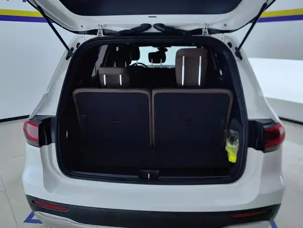 Mercedes-Benz GLB 2023