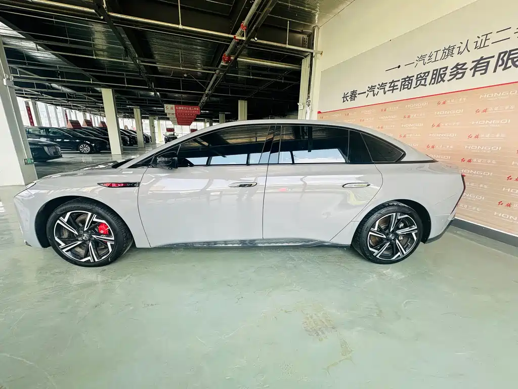 Hongqi EH7 2024 — фото 3