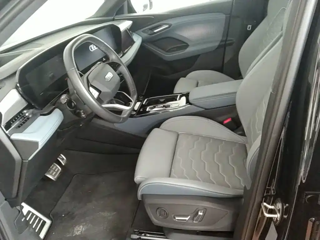 Audi Q6L e-tron 2025 — фото 15