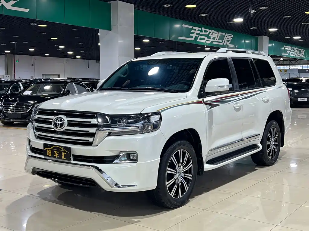 Toyota Land Cruiser 2019 — фото 1