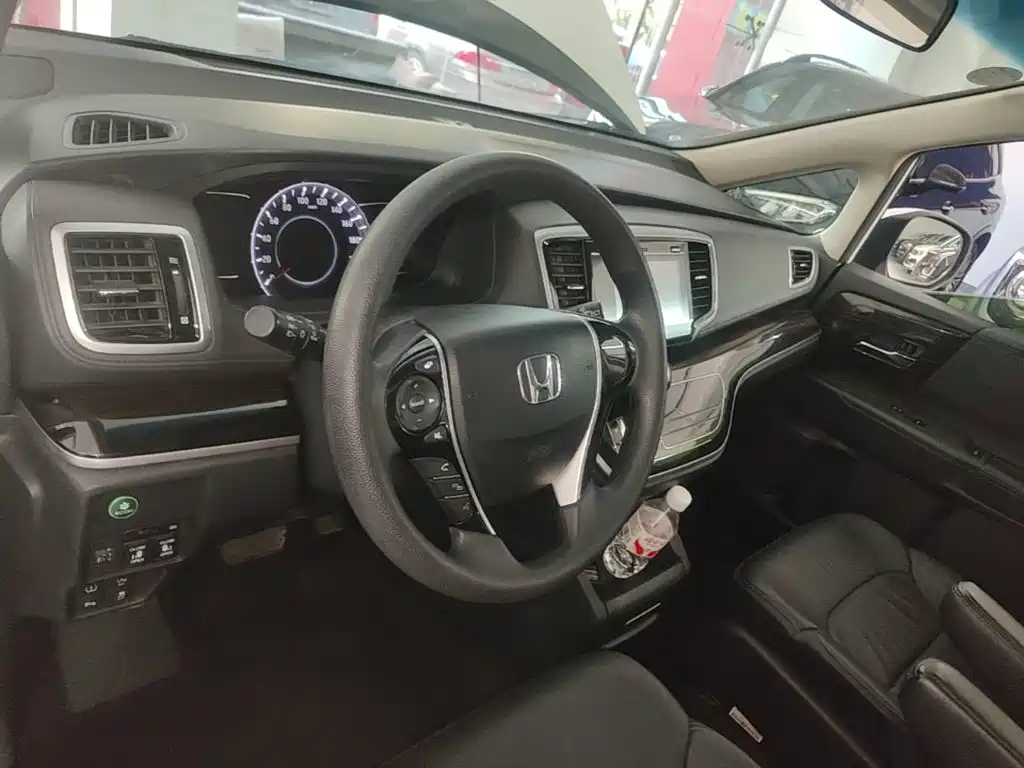 Honda Odyssey 2019 — фото 11