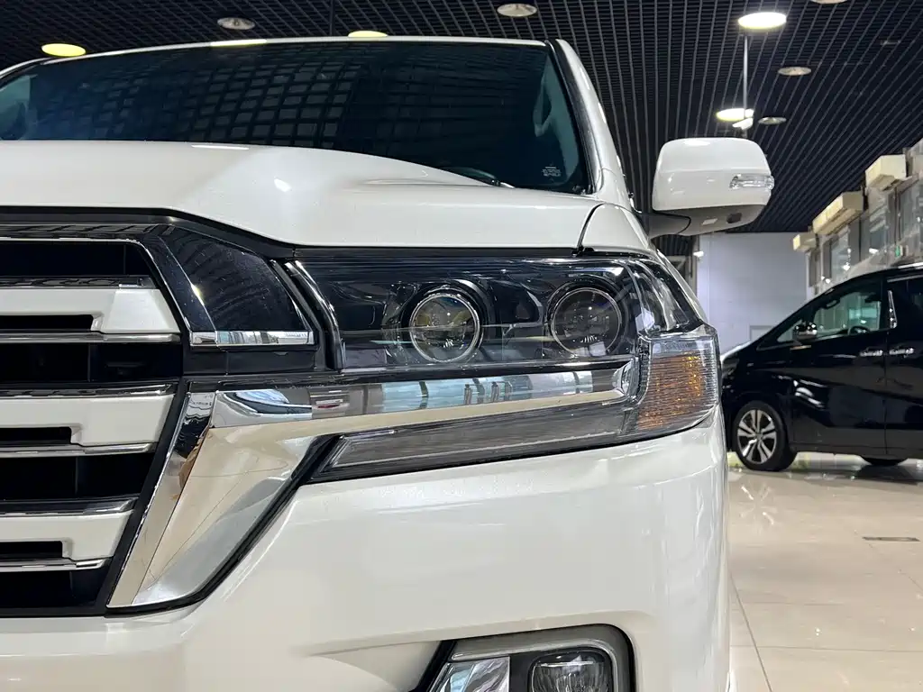 Toyota Land Cruiser 2019 — фото 8