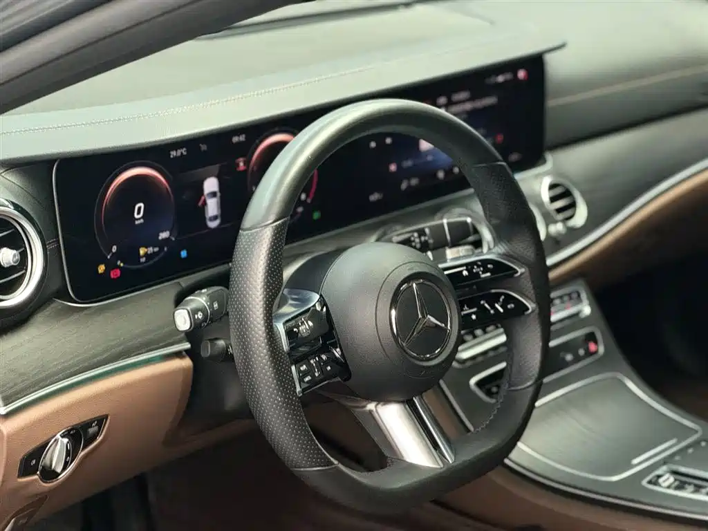 Mercedes-Benz E-Class 2021 — фото 7