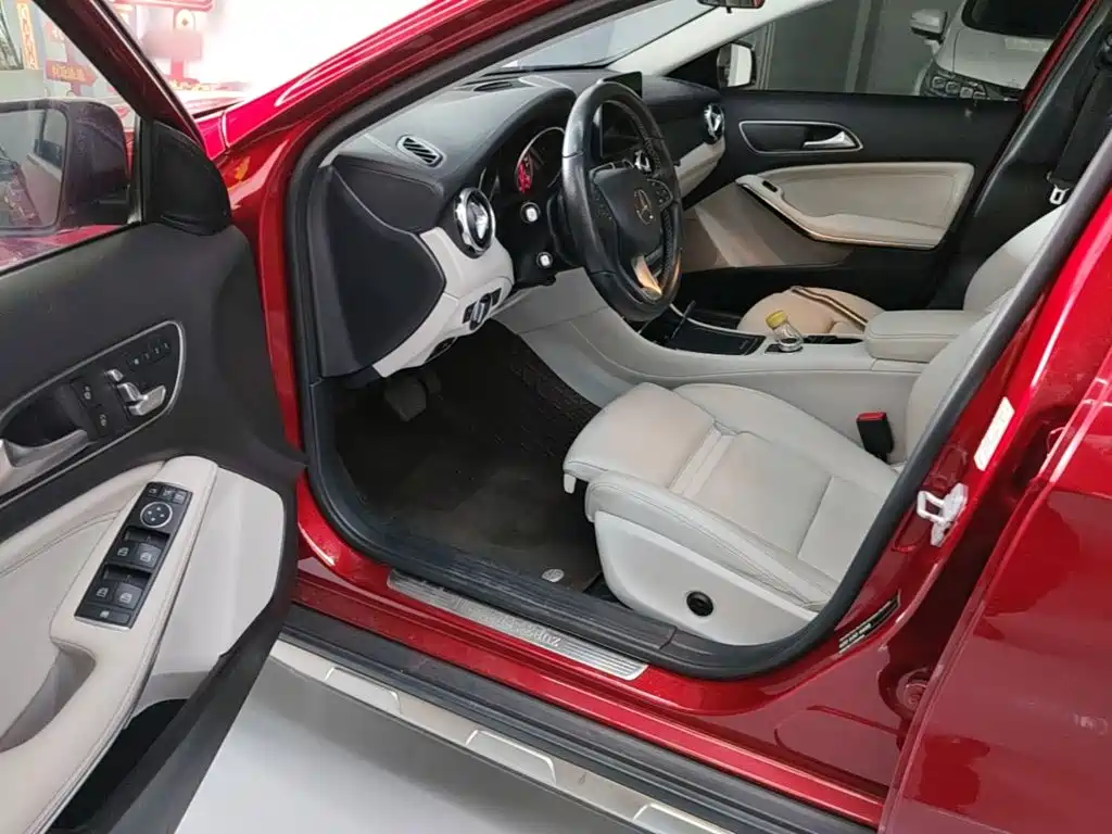Mercedes-Benz GLA 2017 — фото 16