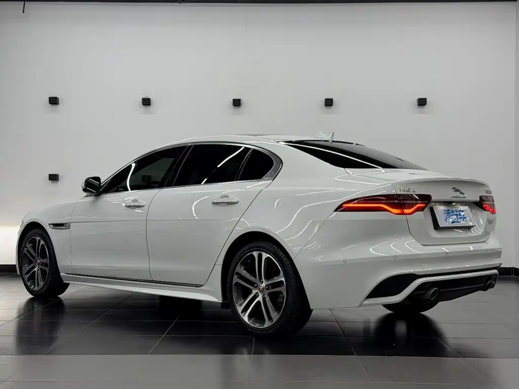Jaguar XEL 2021 — фото 13